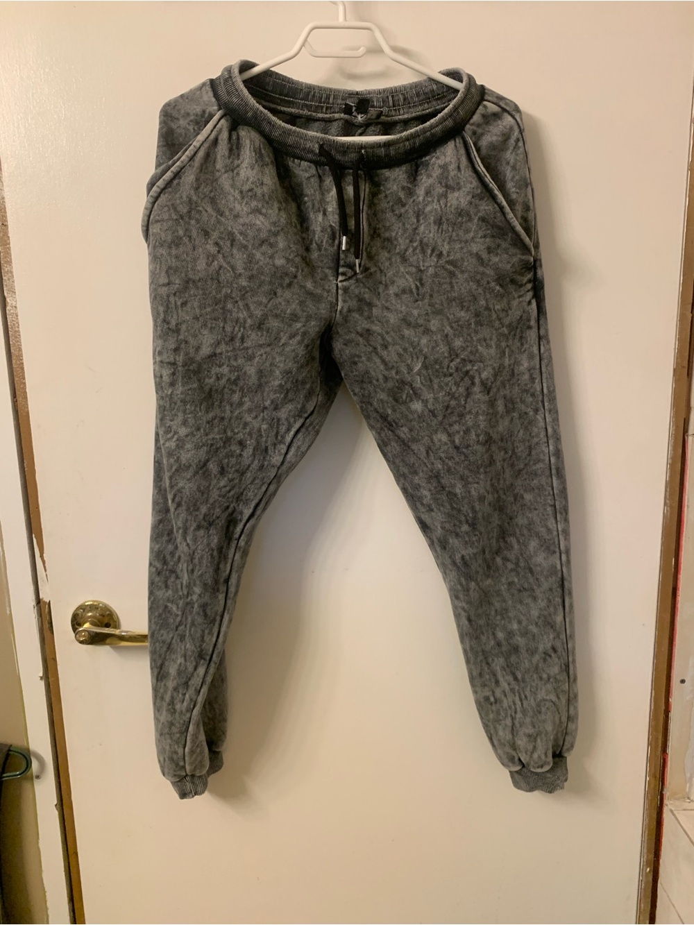 Men's Gray Distressed Jogger Pants - Casual Comfort